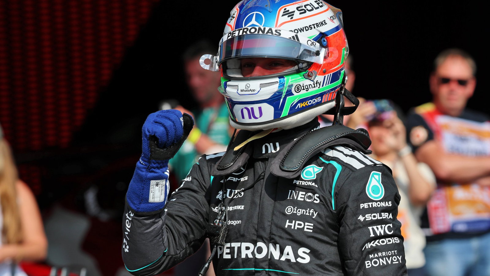 Antonelli celebrates his sixth pole of 2026