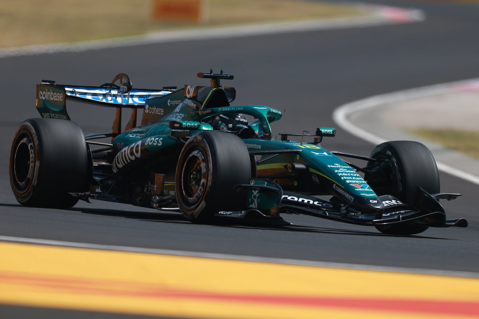 Stroll debuts the new Aston Martin before suffering a failure