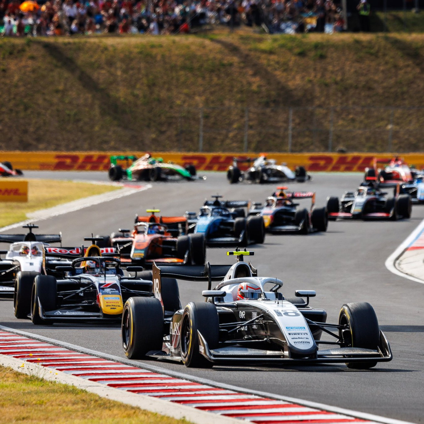 Confusion struck early in the F3 feature race