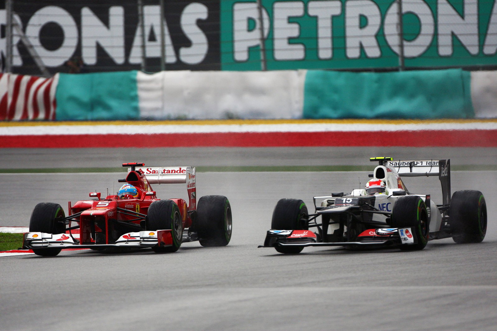 Perez and Alonso battle in Malaysia