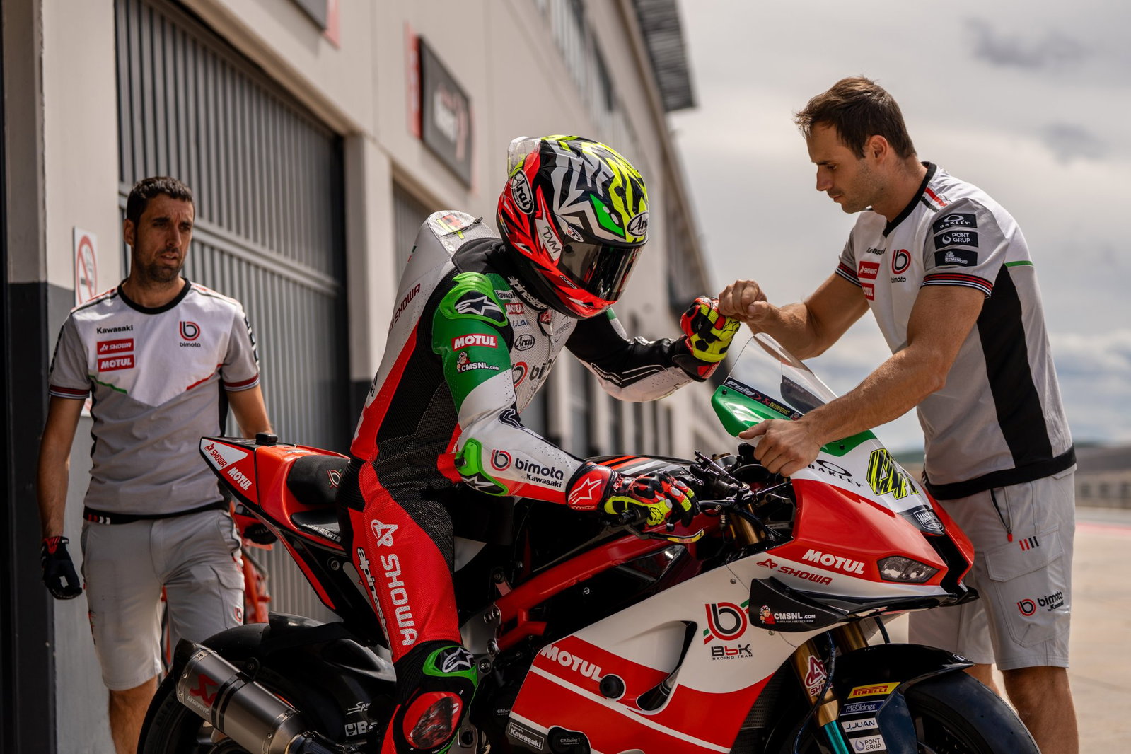 Axel Bassani, August 2026 Bimota Navarra WorldSBK Test, leaving pit box. Credit: Bimota.