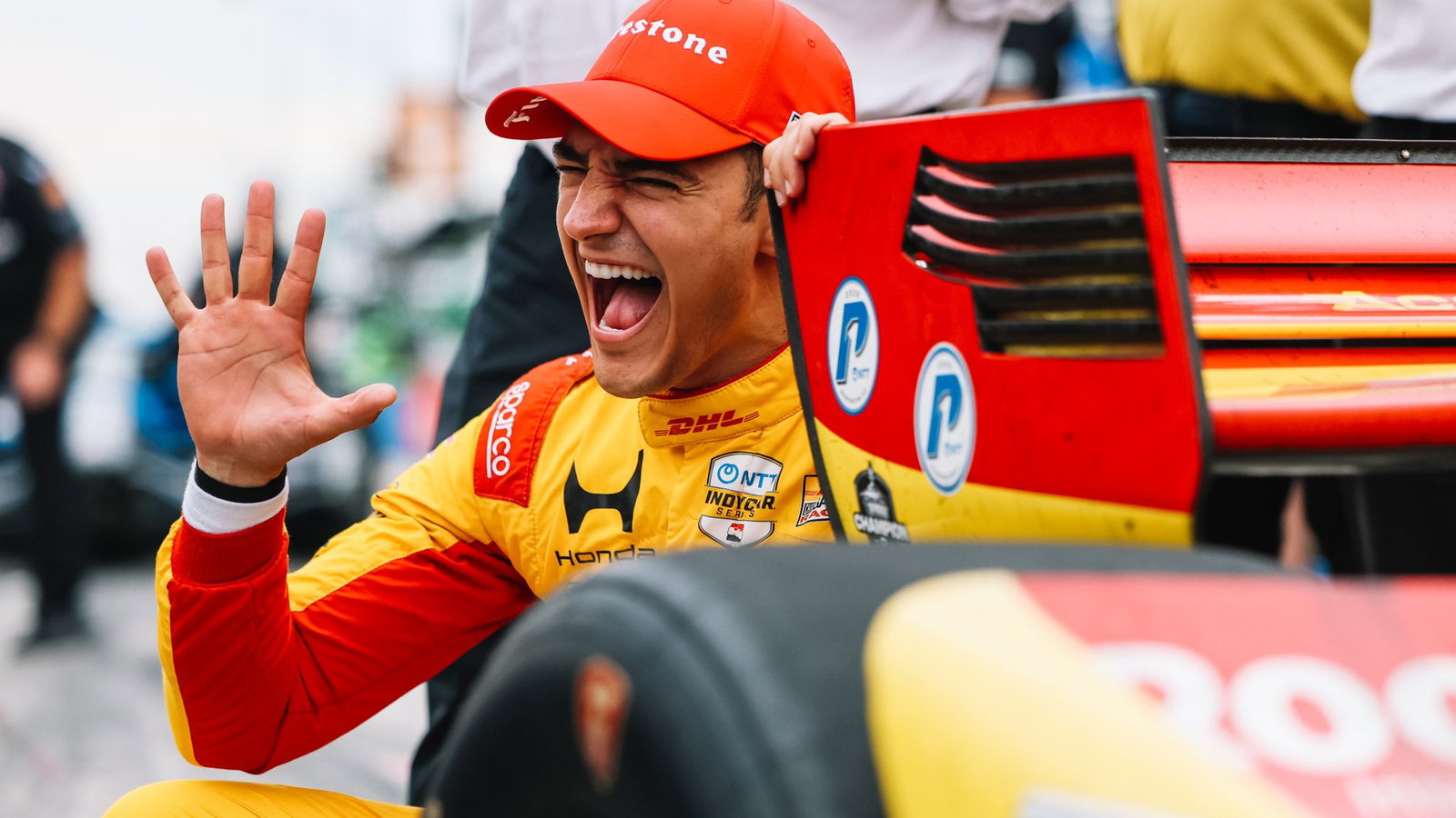 Palou celebrates a record-breaking IndyCar title