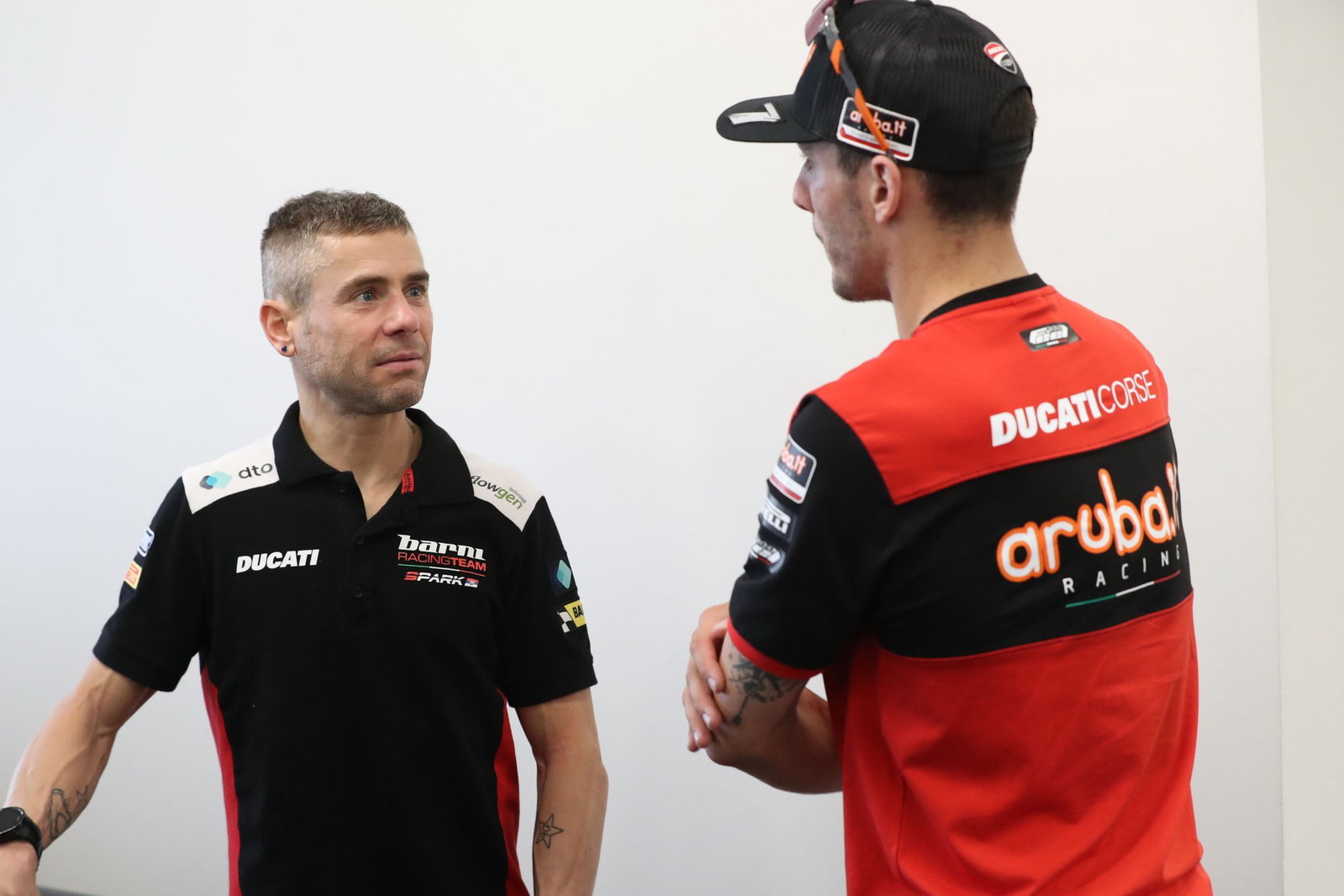 Alvaro Bautista, Iker Lecuona talk at 2026 WorldSBK Phillip Island Test. Credit: Gold and Goose.