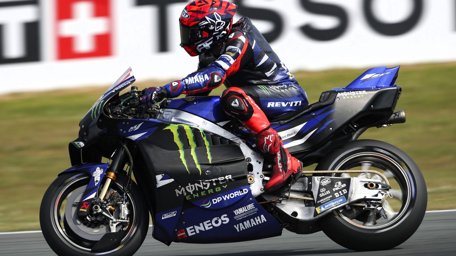 Augusto Fernandez on the 1000cc V4 Yamaha.
