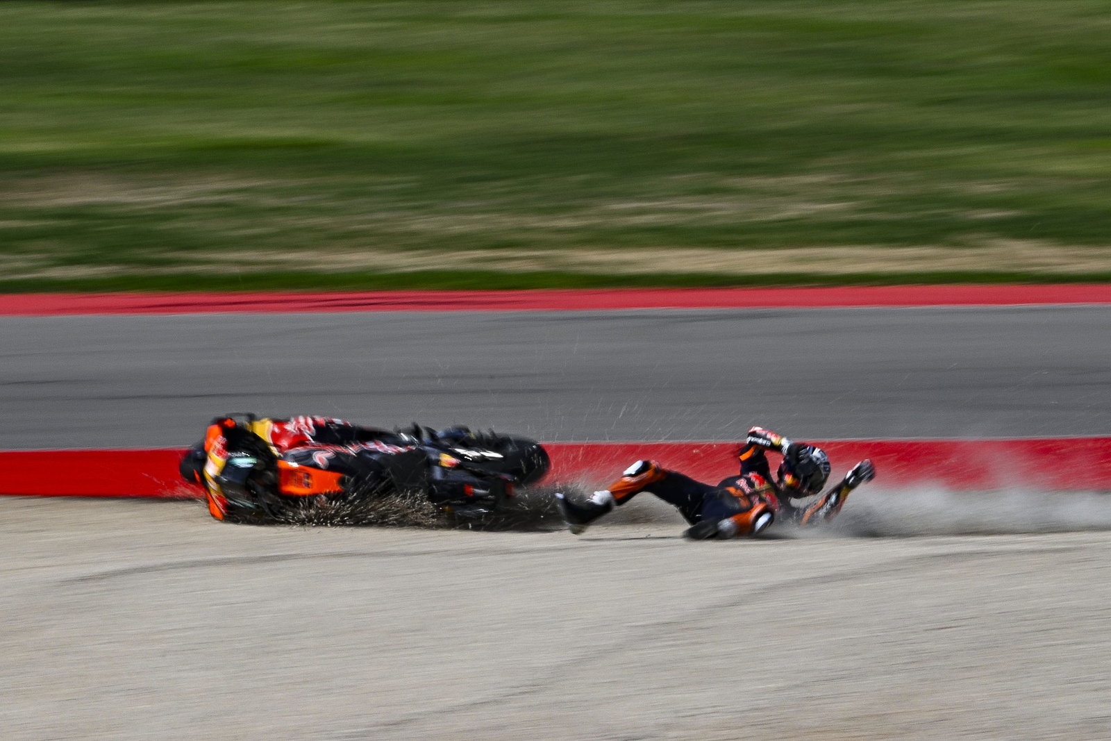Pedro Acosta, 2026 MotoGP Aragon Grand Prix, FP1 crash. Credit: Gold and Goose.