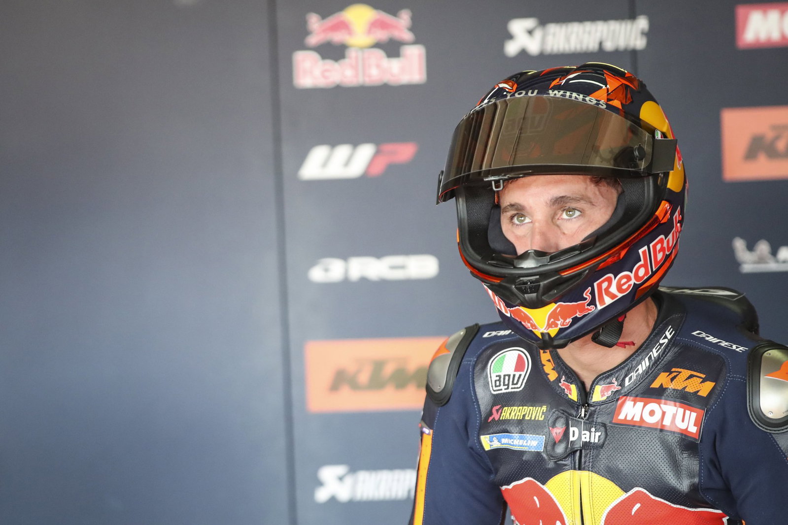 Pol Espargaro, 2026 MotoGP Aragon Grand Prix, pit box. Credit: Gold and Goose.