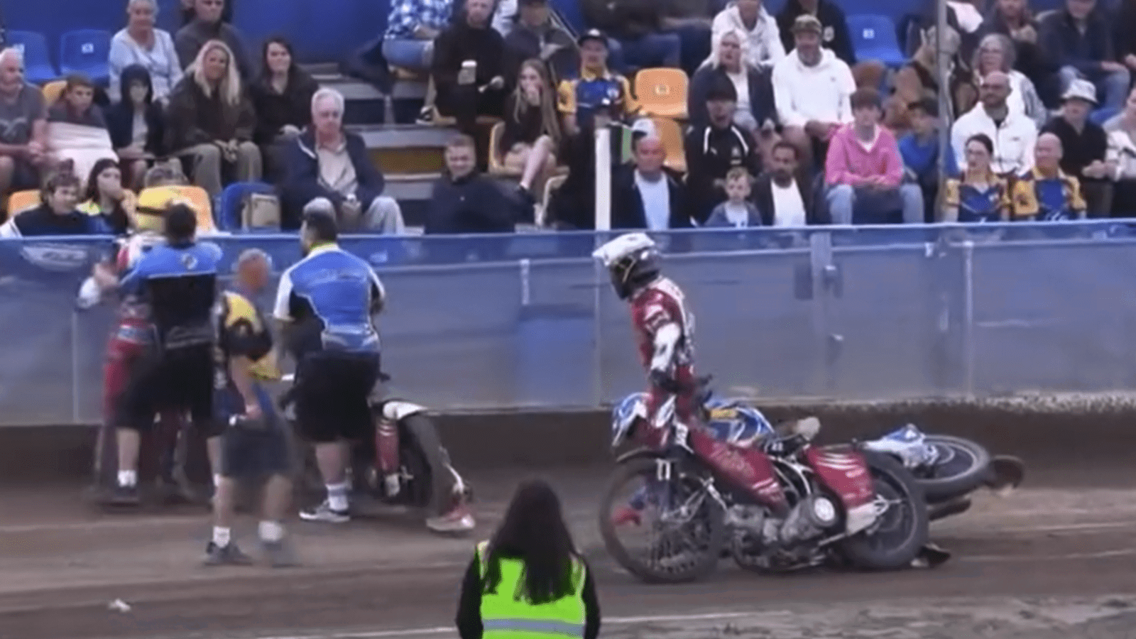 Chris Harris/Ben Barker incident at Plymouth vs Glasgow speedway meeting. Credit: Facebook/Chris 'Bomber' Harris.