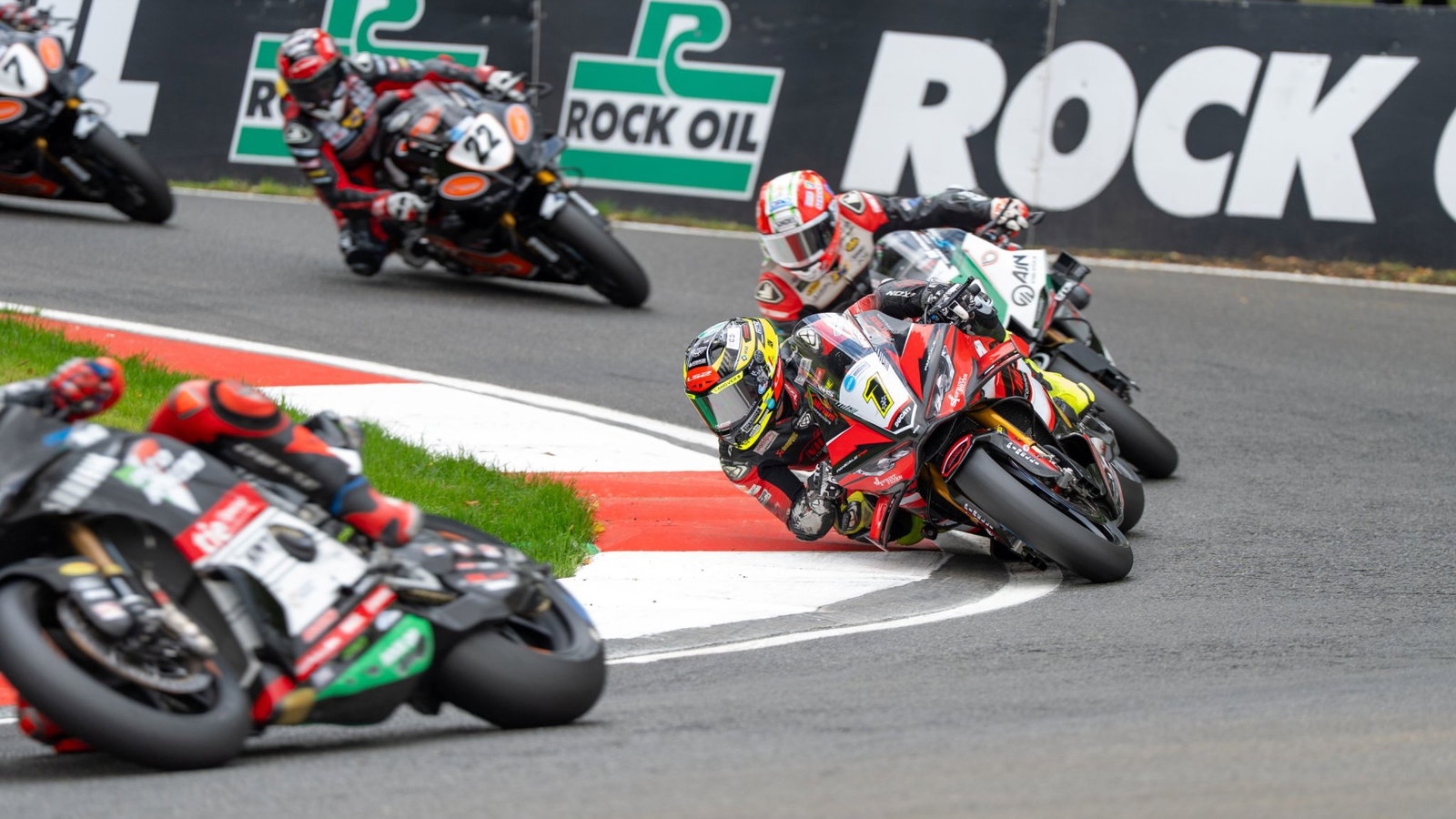 Kyle Ryde on his way through the pack in BSB Race 1 at Cadwell Park