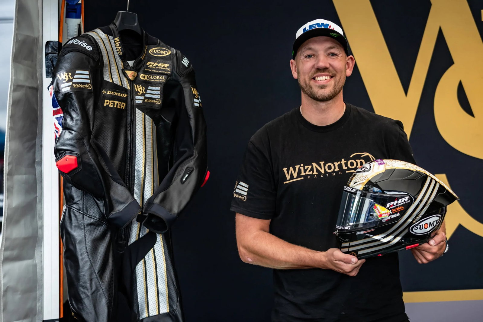 Michael Dunlop unveils Honda tribute to Joey, set for Classic TT