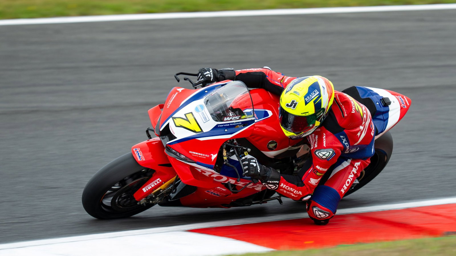 Ryan Vickers completed a double victory at BSB Cadwell Park