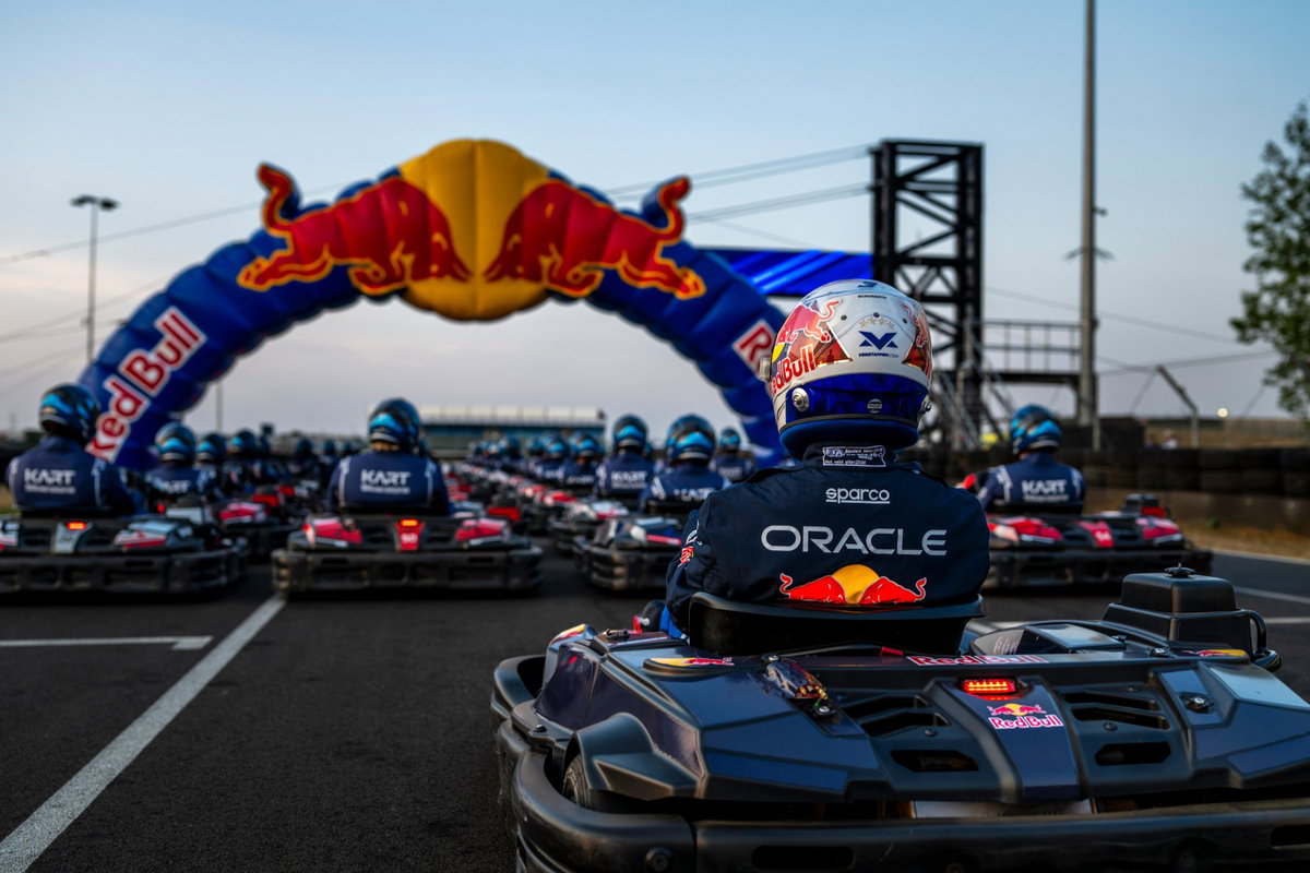 Max Verstappen to take on 100 drivers in huge karting challenge