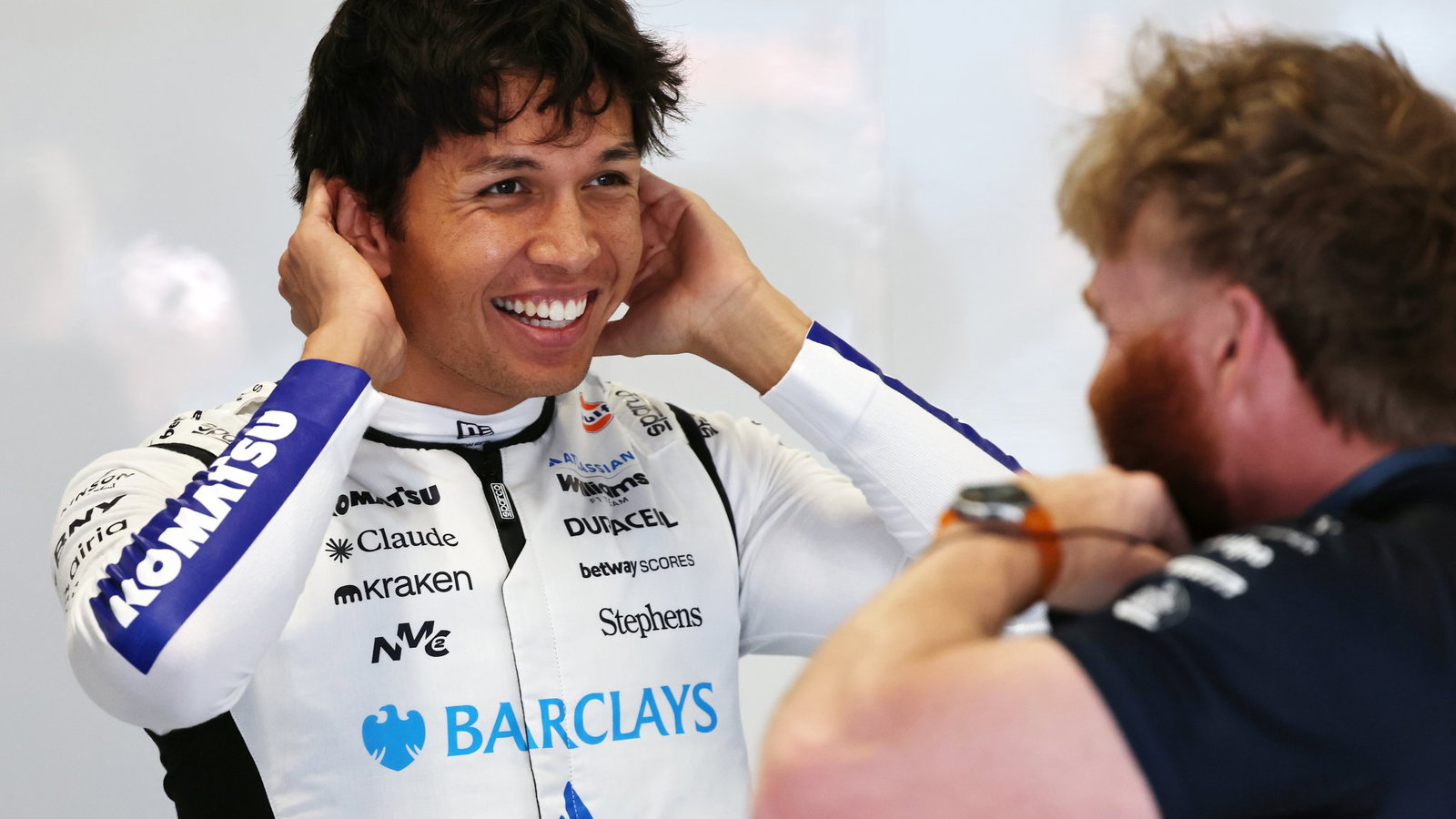 Albon will remain with Williams into 2027