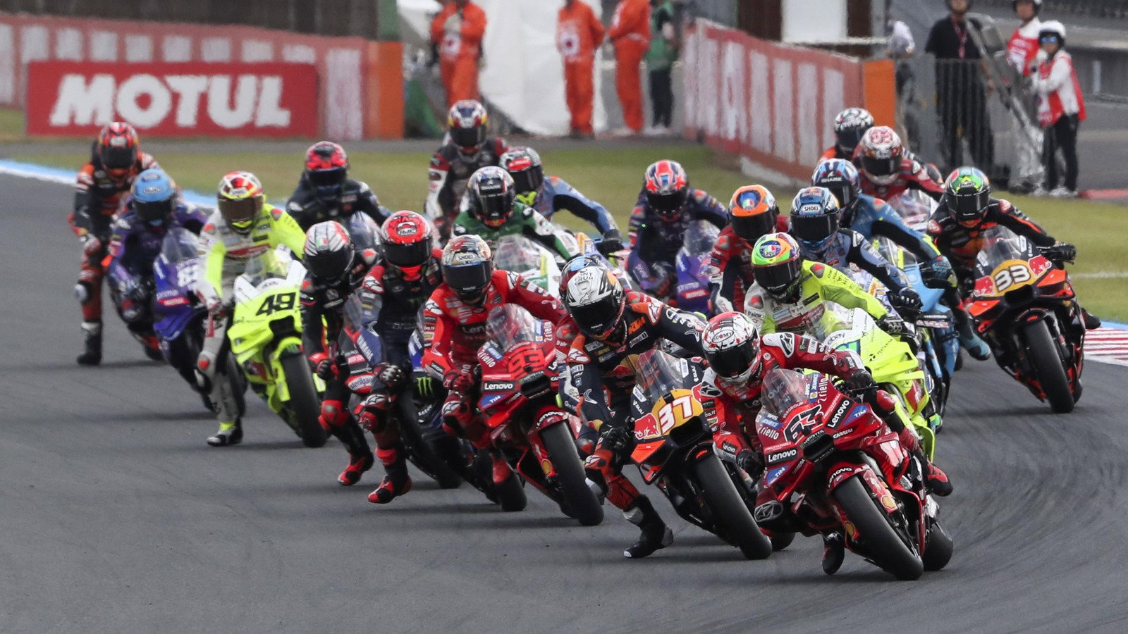 Start, 2025 Japanese MotoGP at Motegi.