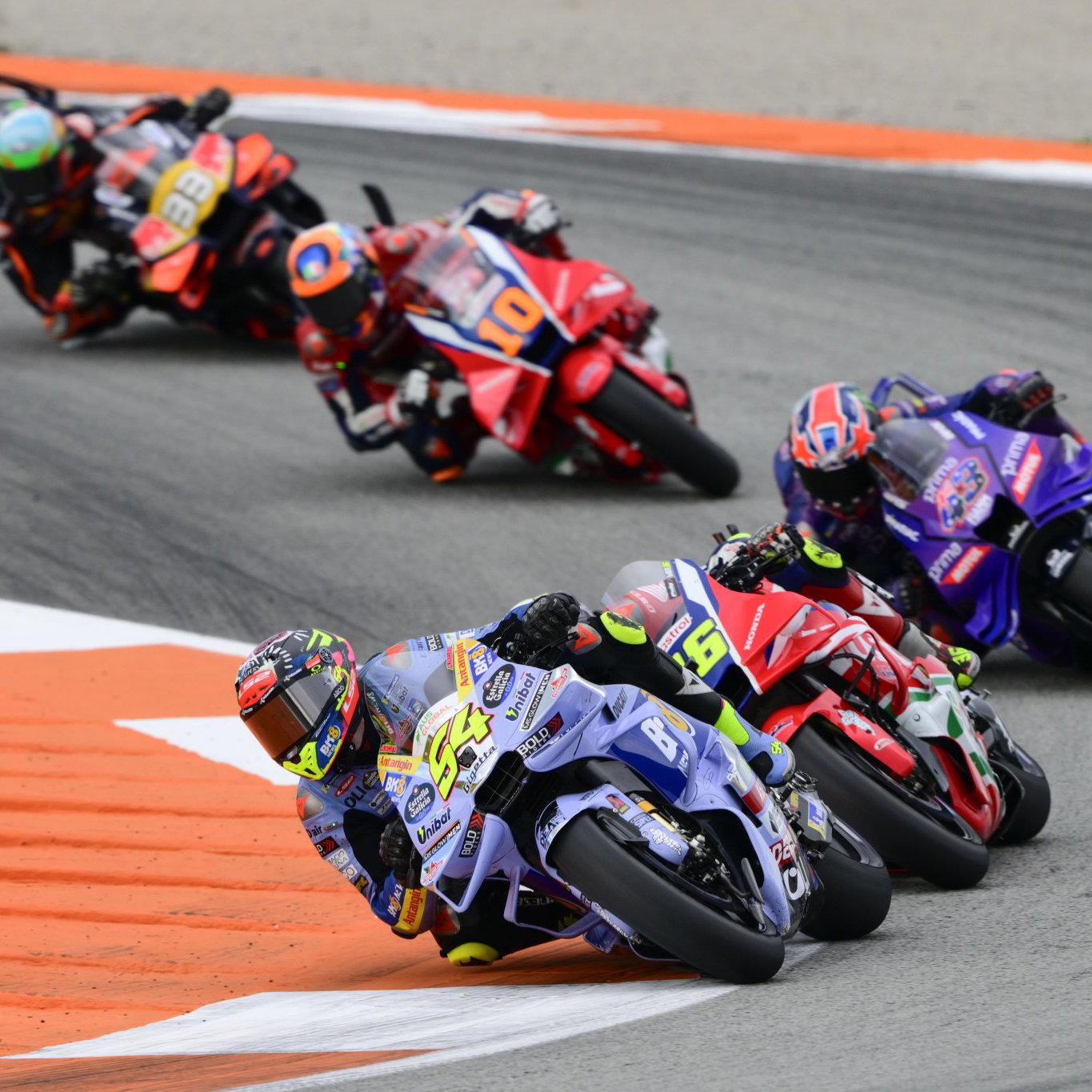 Fermin Aldeguer leads Joan Mir, 2025 MotoGP Valencian Grand Prix. Credit: Gold and Goose.