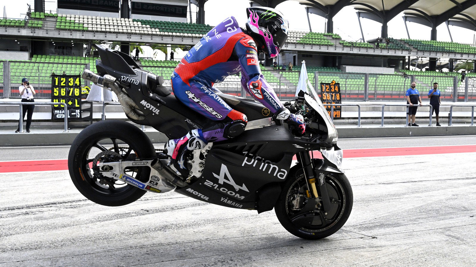 Jack Miller stoppie, Sepang MotoGP test.