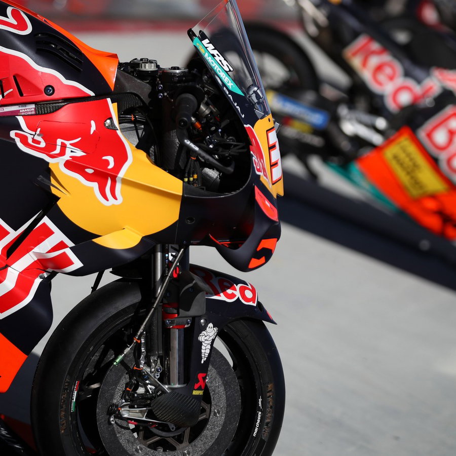 KTM RC16s.
