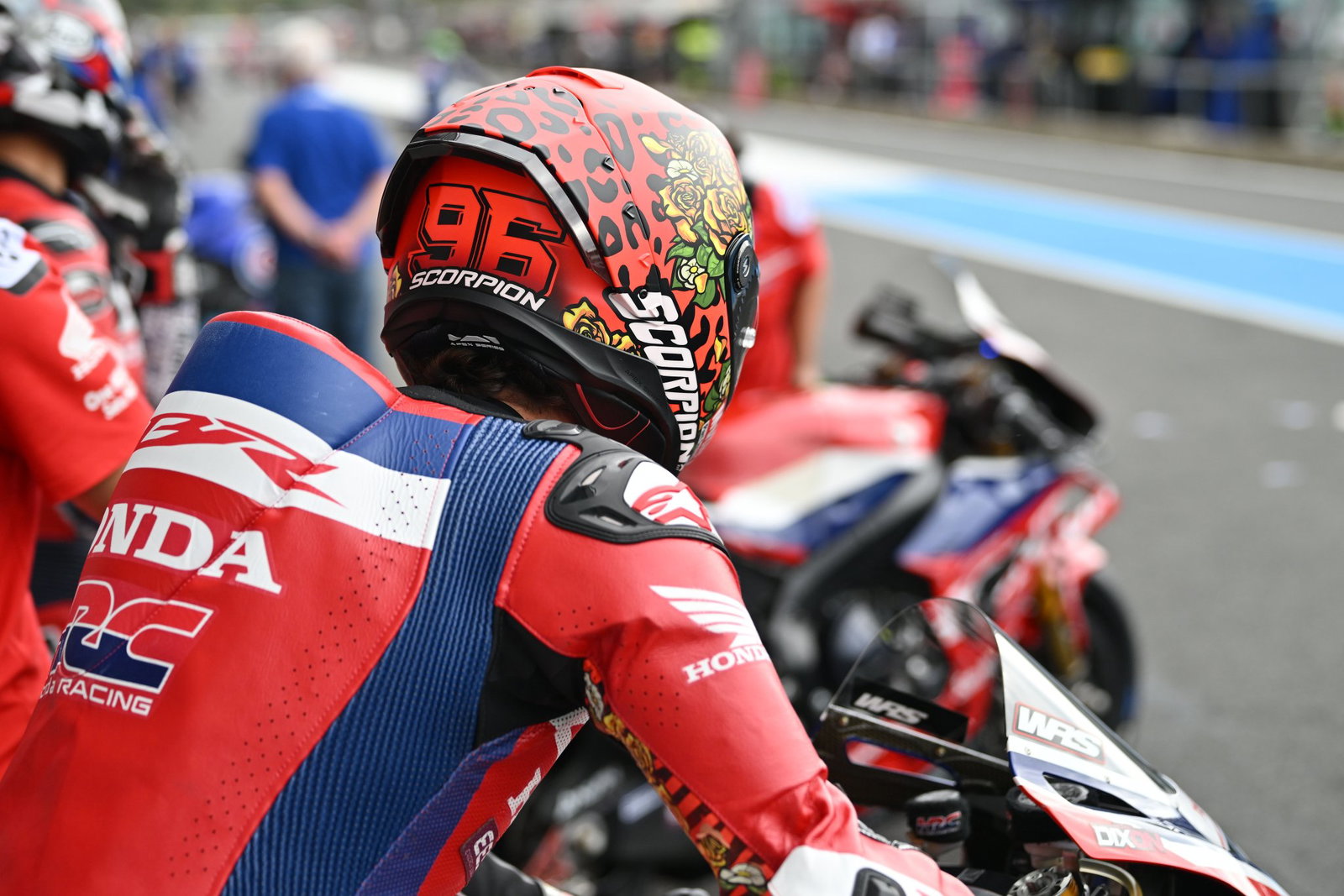 Jake Dixon, 2026 French WorldSBK, pit box. Credit: Gold and Goose.