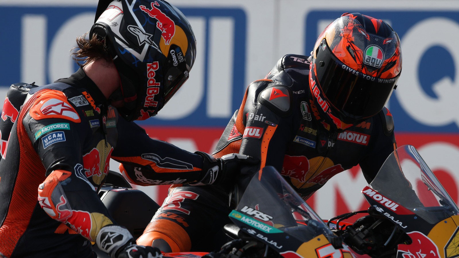 Pedro Acosta congratulates Pol Espargaro, Friday practice, 2026 Misano MotoGP.