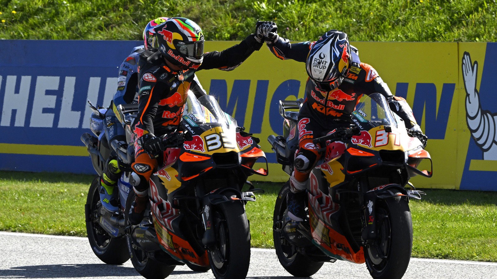 Brad Binder congratulates Pedro Acosta, 2026 Red Bull Ring MotoGP. 