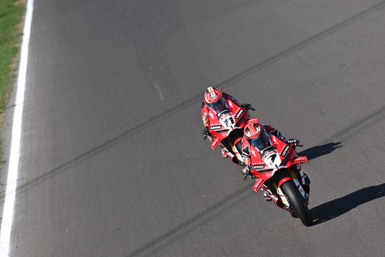 Iker Lecuona leads Nicolo Bulega, 2026 Italian WorldSBK. Credit: Gold and Goose.