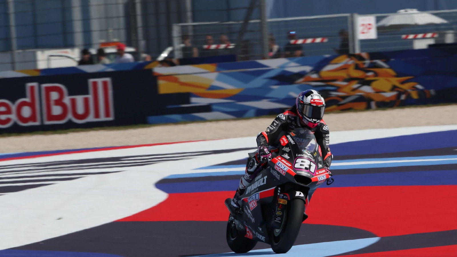 Senna Aguis secured Moto2 pole in Misano with a record lap