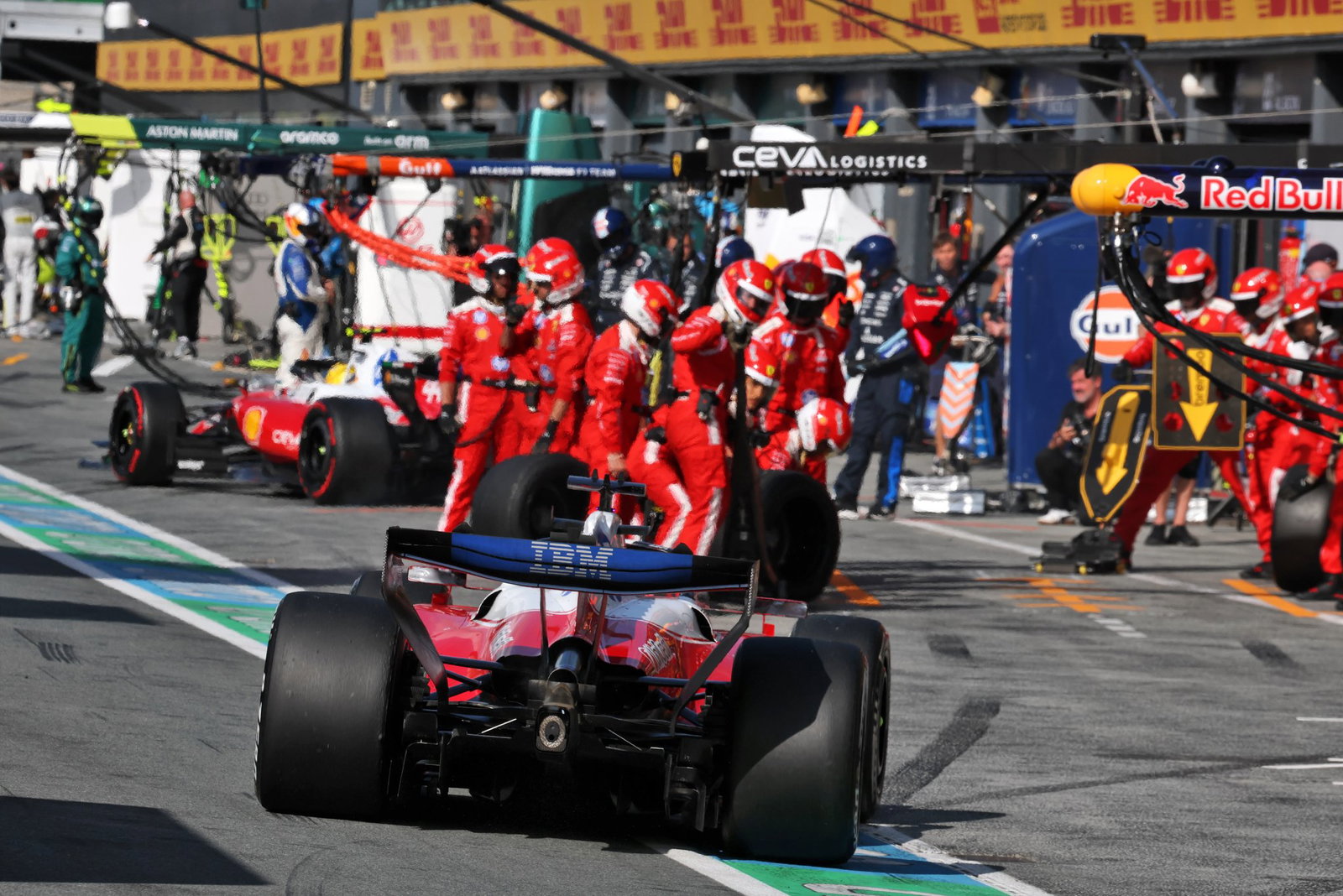 F1 teams usually alternative qualifying run orders