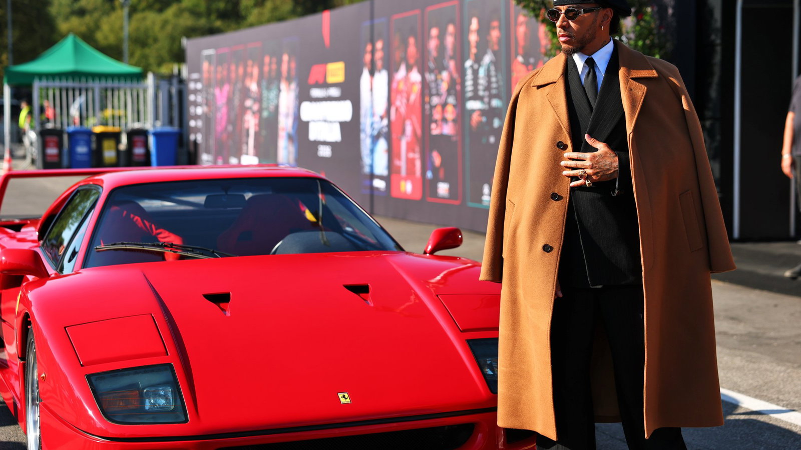 Lewis Hamilton rocks up in his personalised Ferrari F40