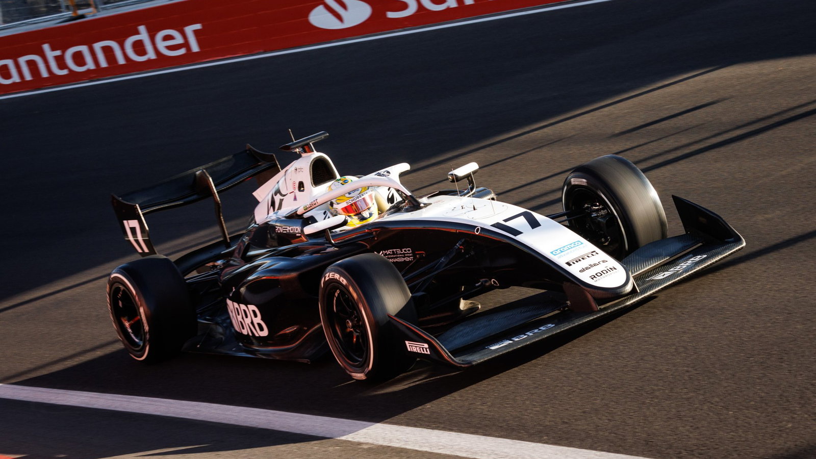 F3 cars on Turn 12 in Madrid