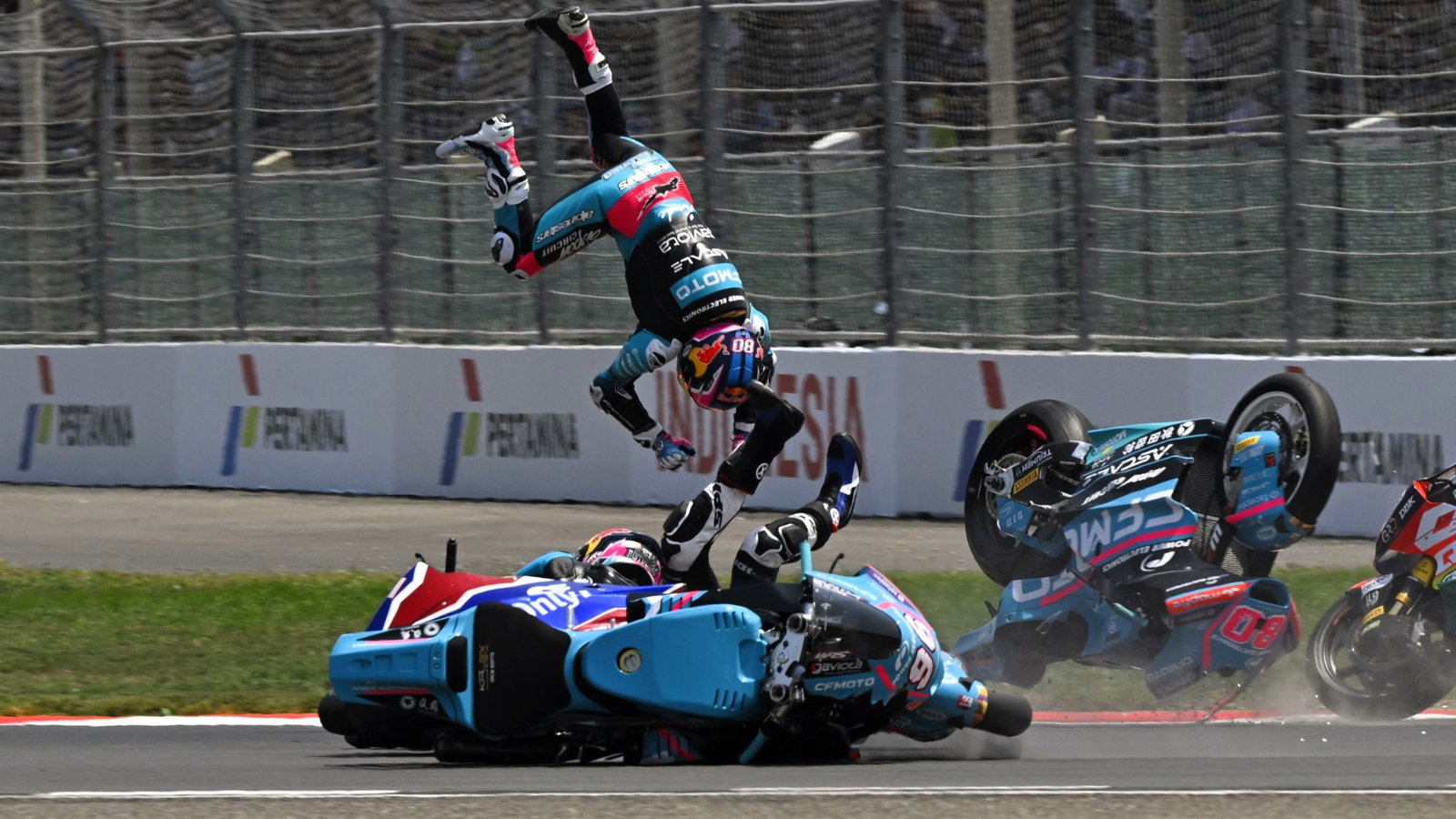 David Alonso highside, start, 2026 Mandalika Moto2 Grand Prix.