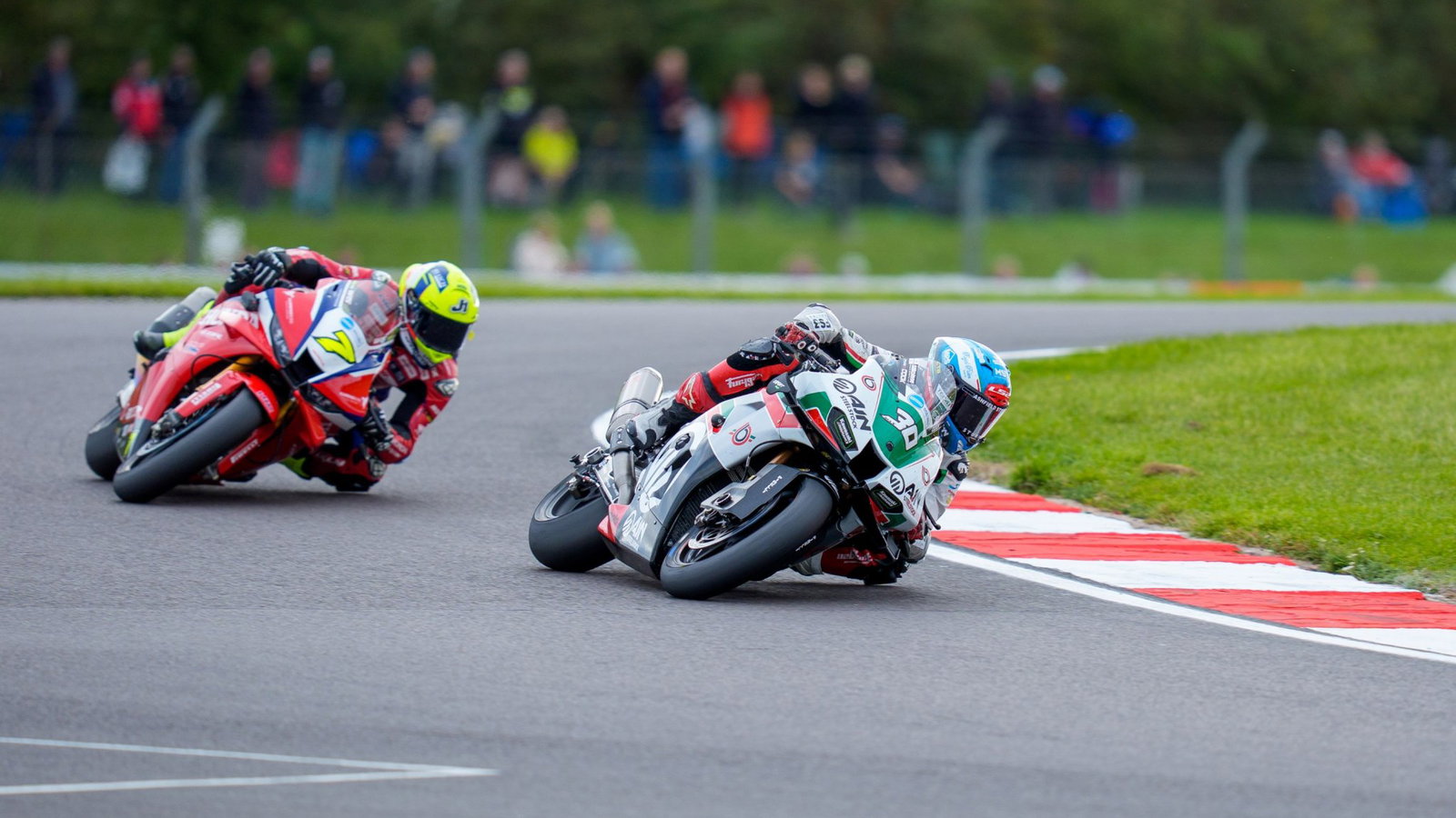 Ryan Vickers, Max Cook, Donington Park, 2026, Showdown