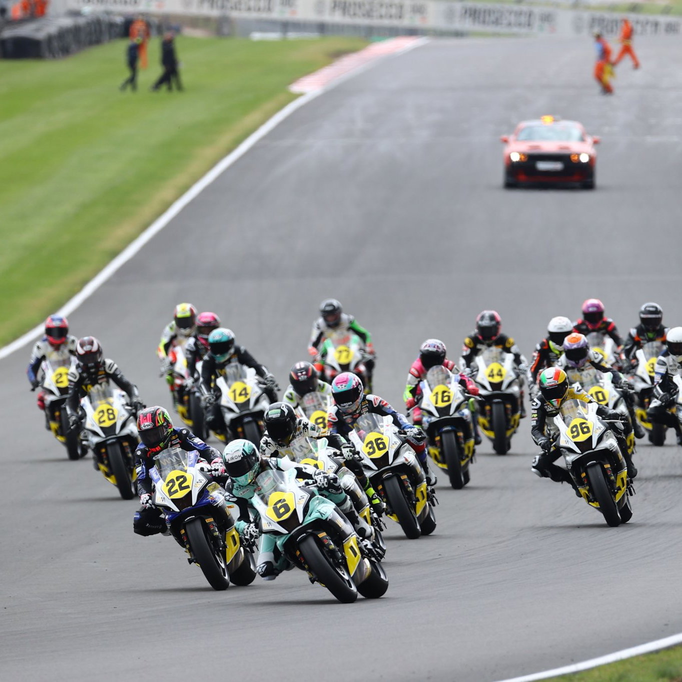 WorldWCR race start, 2026 UK WorldSBK. Credit: Gold and Goose.