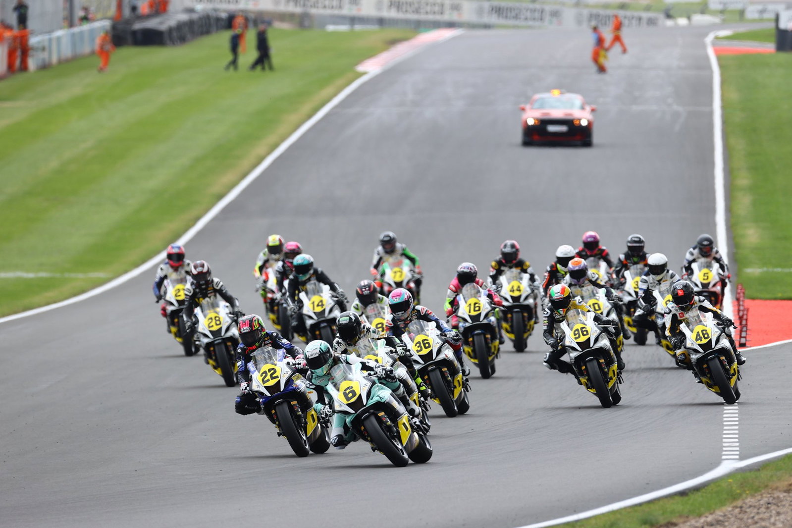 WorldWCR race start, 2026 UK WorldSBK. Credit: Gold and Goose.