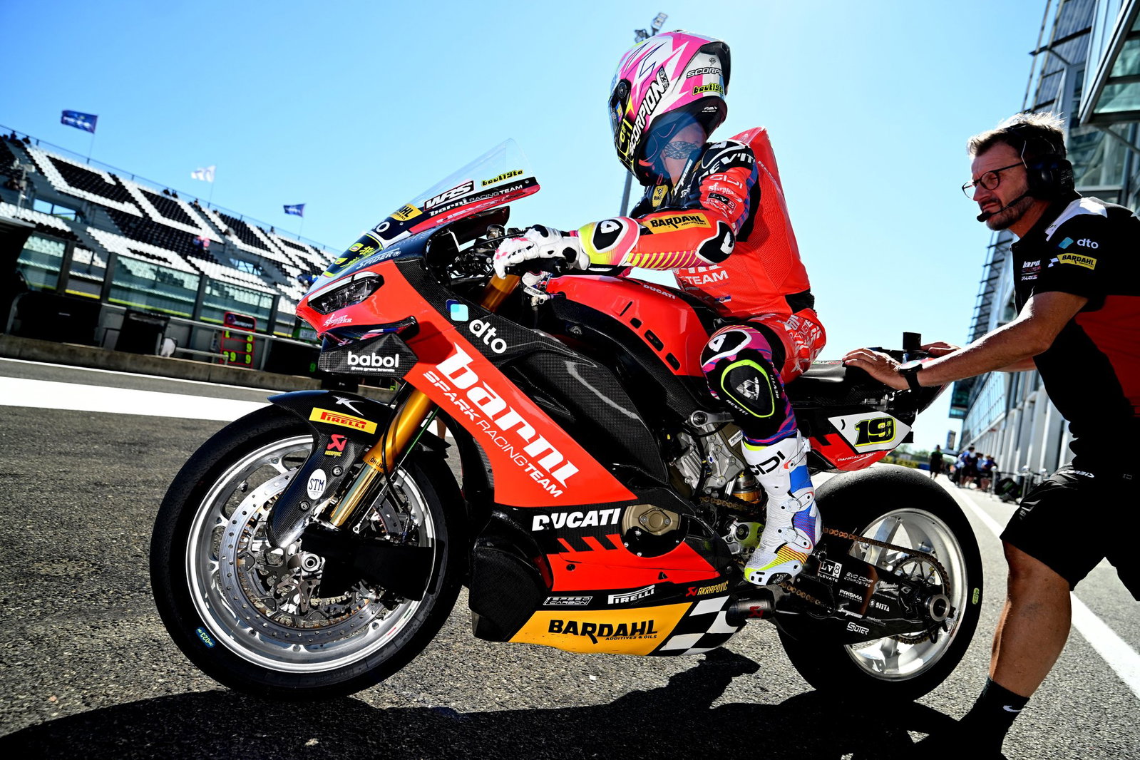 Alvaro Bautista, 2026 Italian WorldSBK, pit lane. Credit: Gold and Goose.