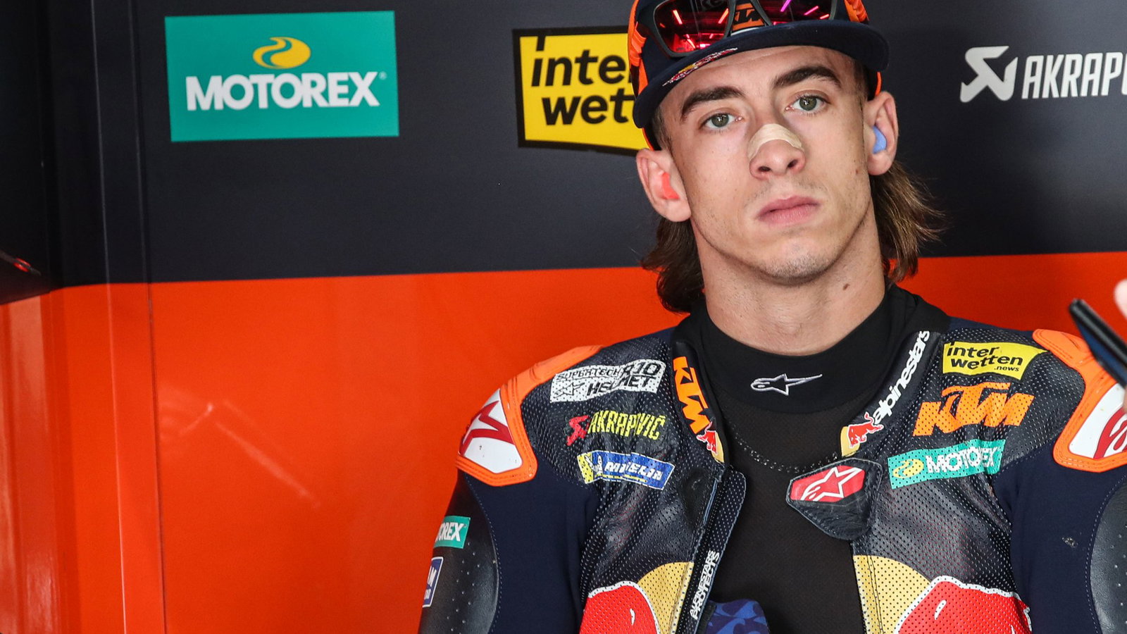Pedro Acosta, 2026 MotoGP Japanese Grand Prix, pit box. Credit: Gold and Goose.