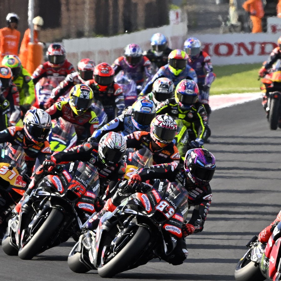 Alex Marquez about to clip Pedro Acosta, also bringing down Fabio di Giannantonio. 2026 Japanese MotoGP Sprint.