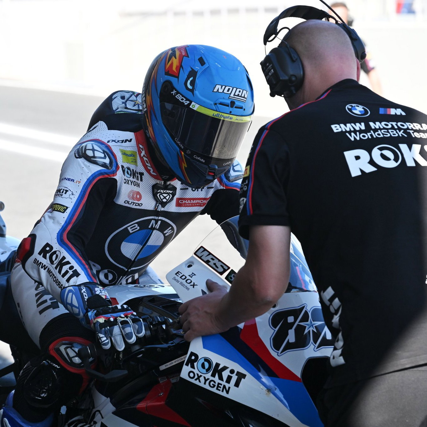 Miguel Oliveira, 2026 Estoril WorldSBK, entering pit box. Credit: Gold and Goose.