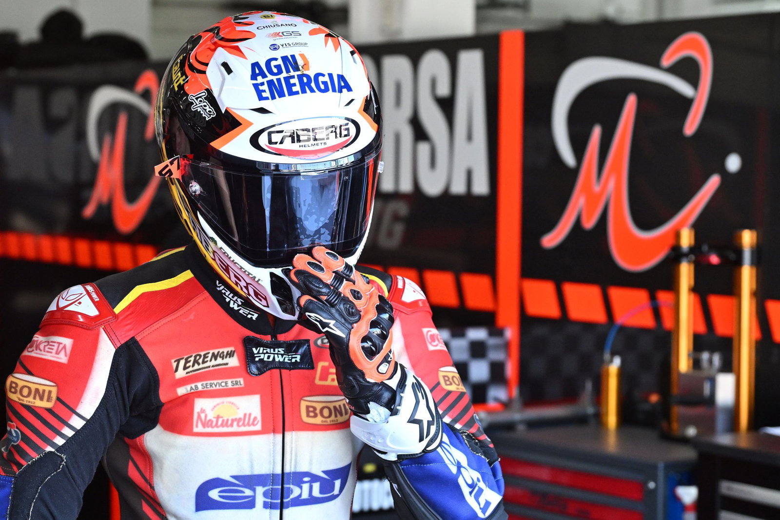Alberto Surra, 2026 Estoril WorldSBK, pit box. Credit: Gold and Goose.