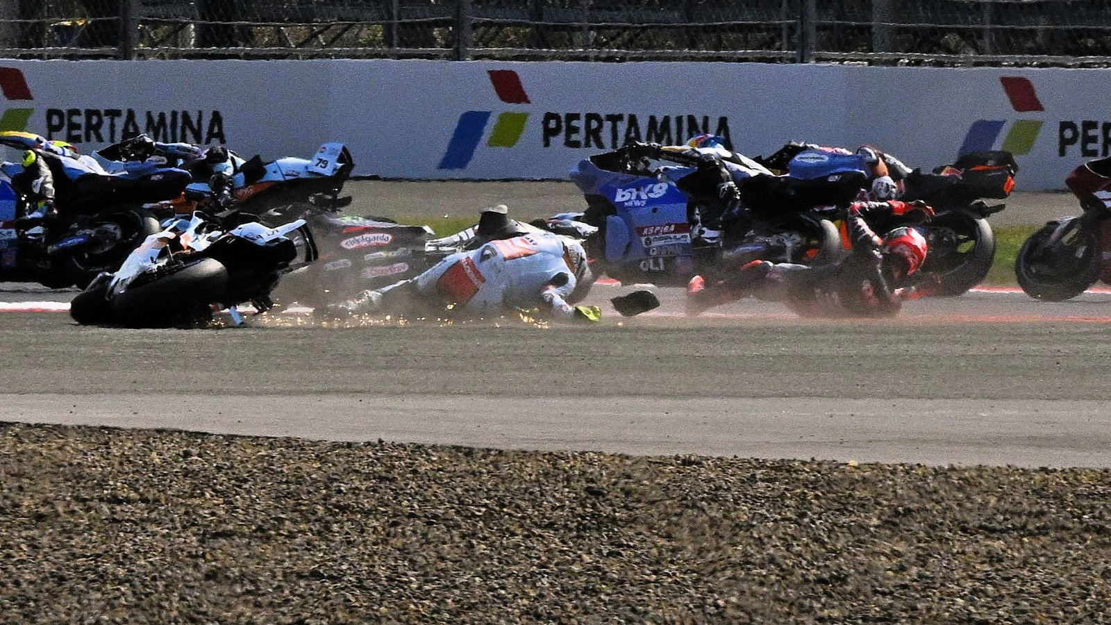 Bezzecchi, Fernandez crash at Turn 1, Sprint, 2026 Indonesian MotoGP.