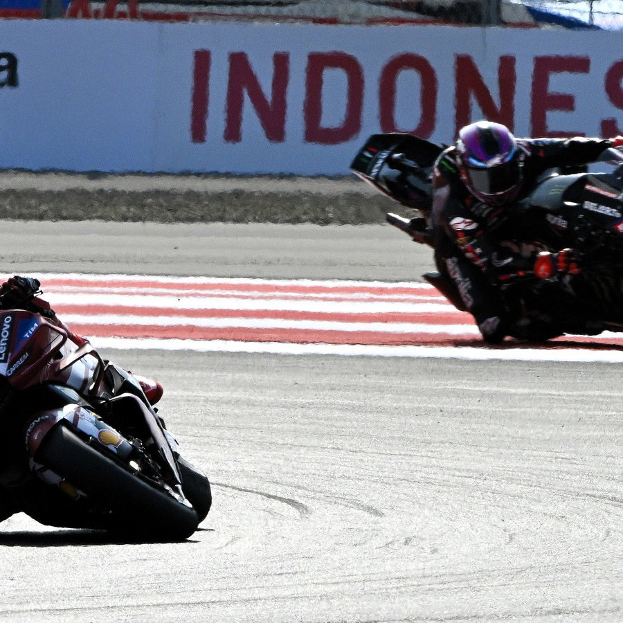 Marc Marquez leads Sprint, Jorge Martin runs wide, 2026 Indonesian MotoGP. 