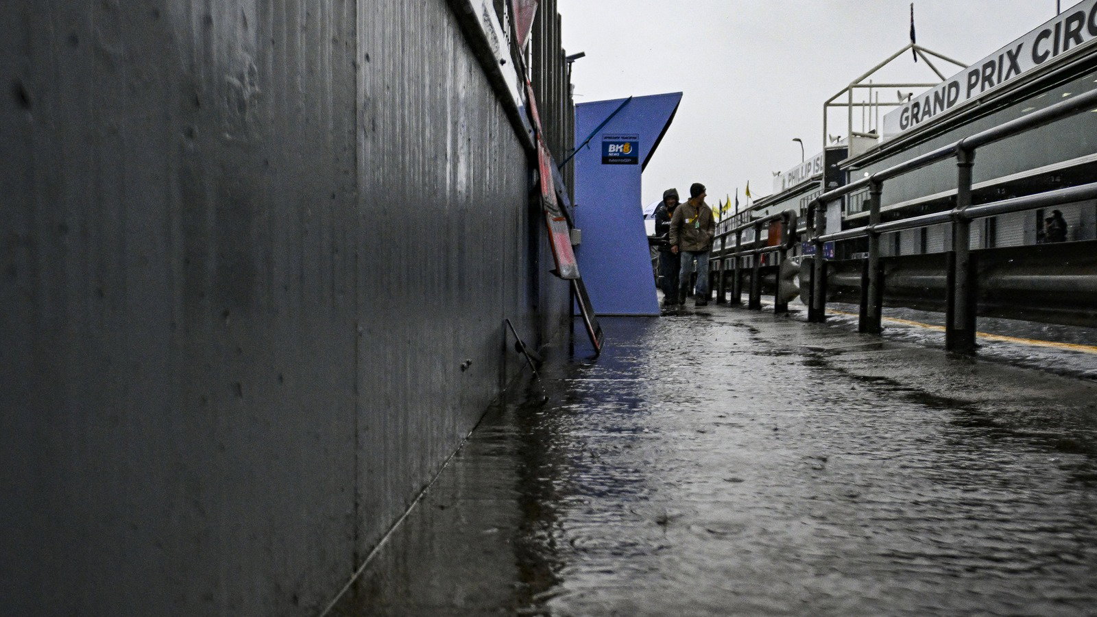 Update: Race order revised amid continued Australian MotoGP delays 3 Rain delay Sunday at Phillip Island, 2026 Australian MotoGP.