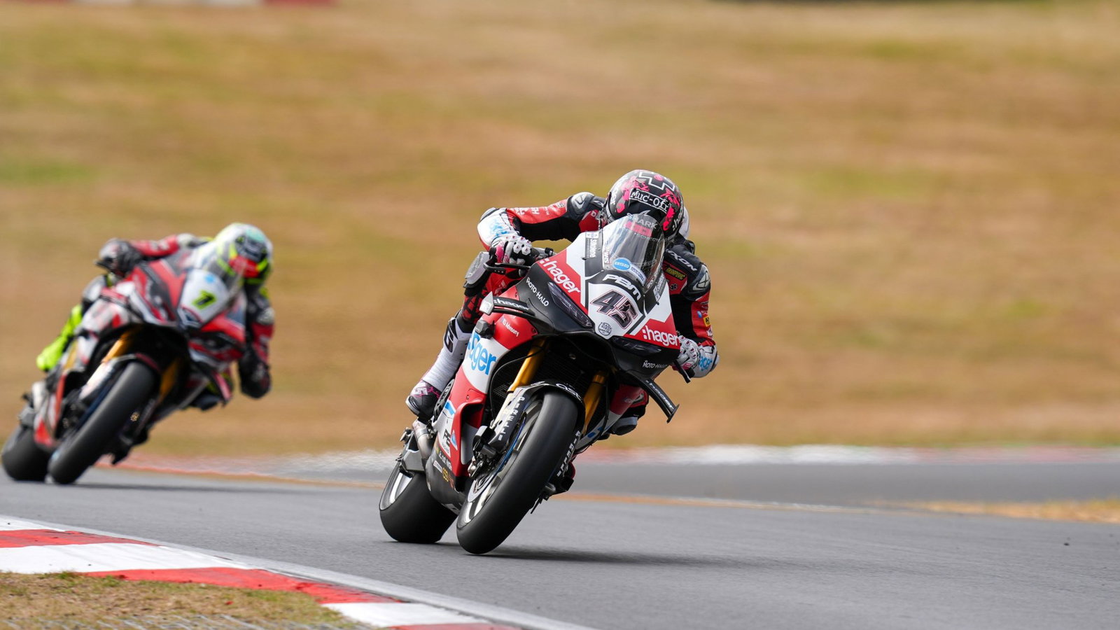 Scott Redding won as Kyle Ryde secured the 2026 BSB title at Brands Hatch