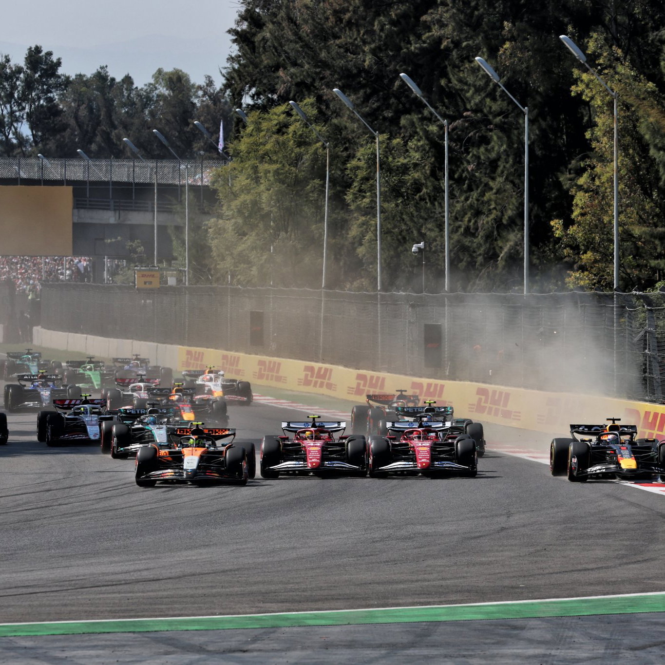 The start of the 2025 Mexico Grand Prix
