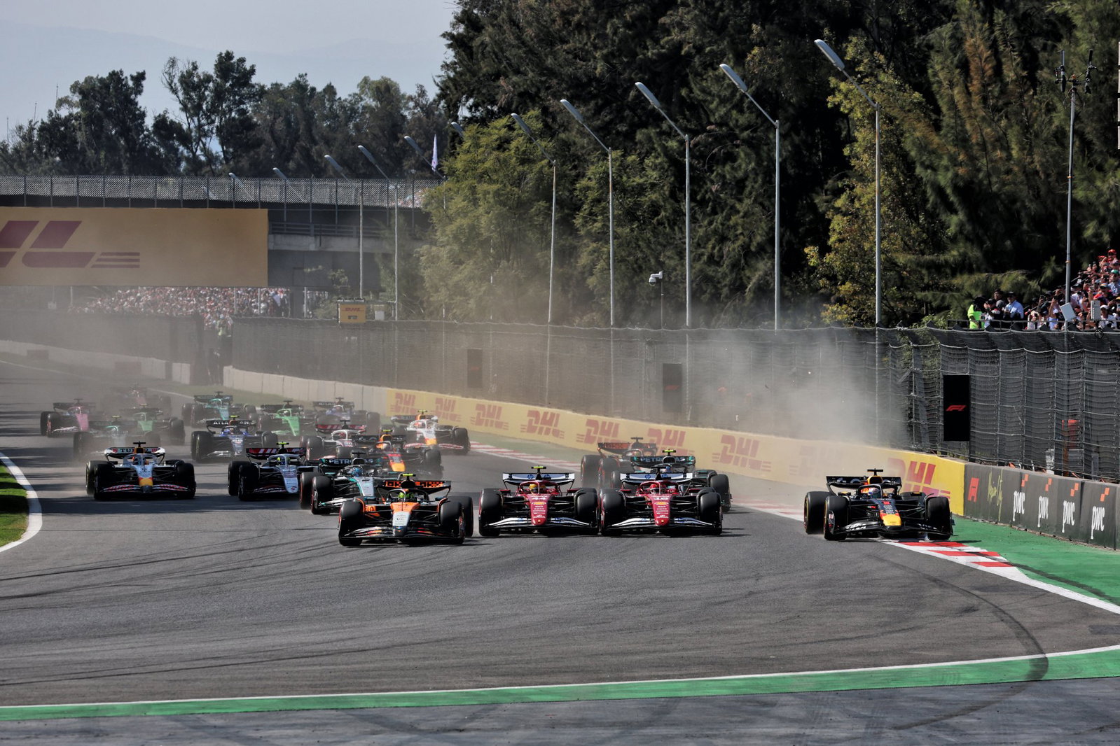 The start of the 2025 Mexico Grand Prix