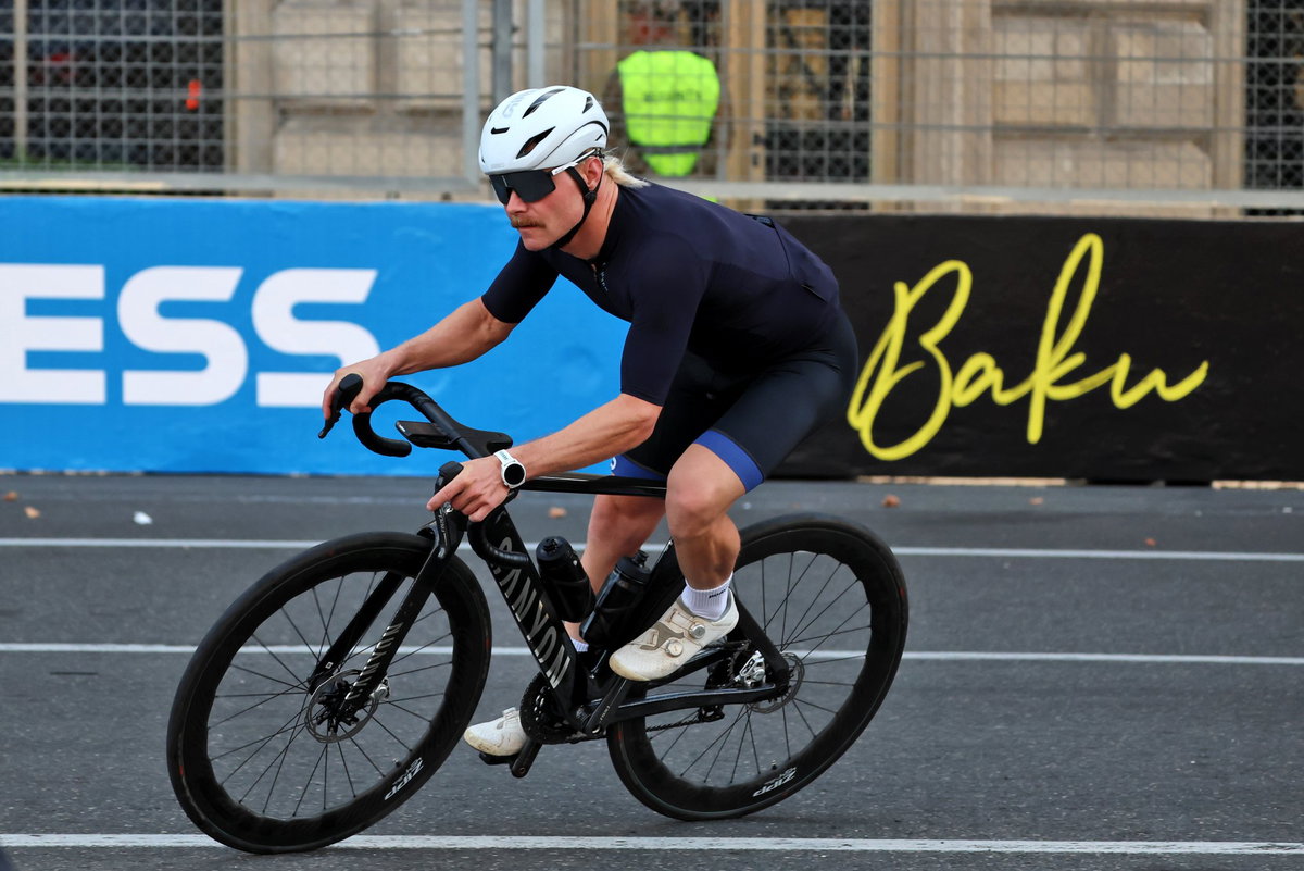 Valtteri Bottas completes epic cycle between F1 races in Malaysia and Singapore