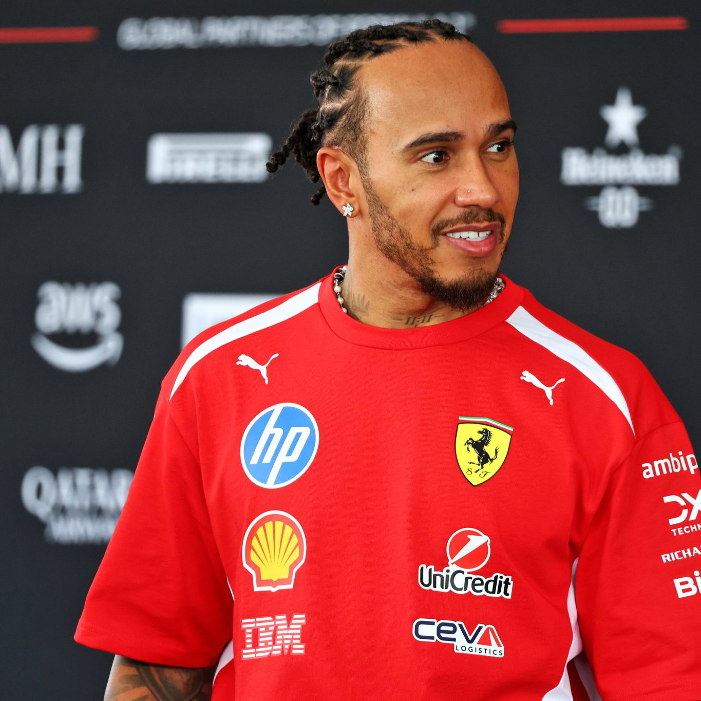 Lewis Hamilton has heaped praise on Fernando Alonso
