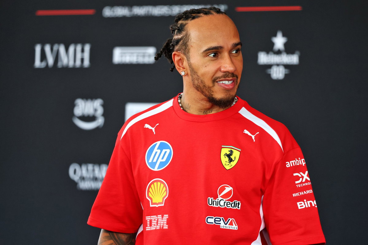 Lewis Hamilton reacts to Fernando Alonso F1 contract extension with 'pure talent' claim
