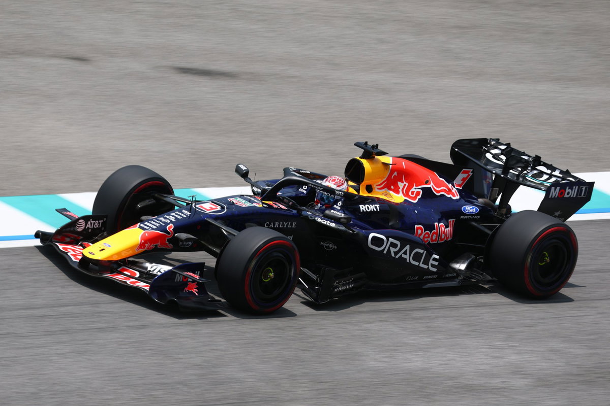 Max Verstappen sets the early pace in F1 Bahrain Grand Prix in Malaysia