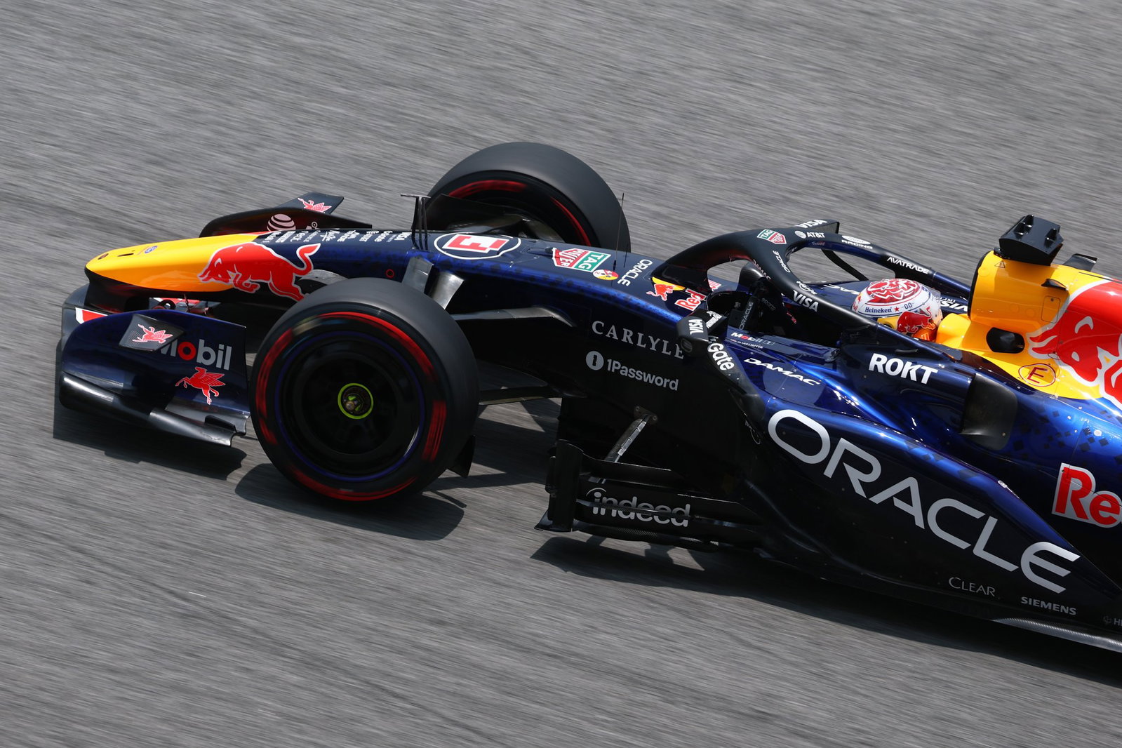 Verstappen secured the first non Mercedes-powered pole of 2026