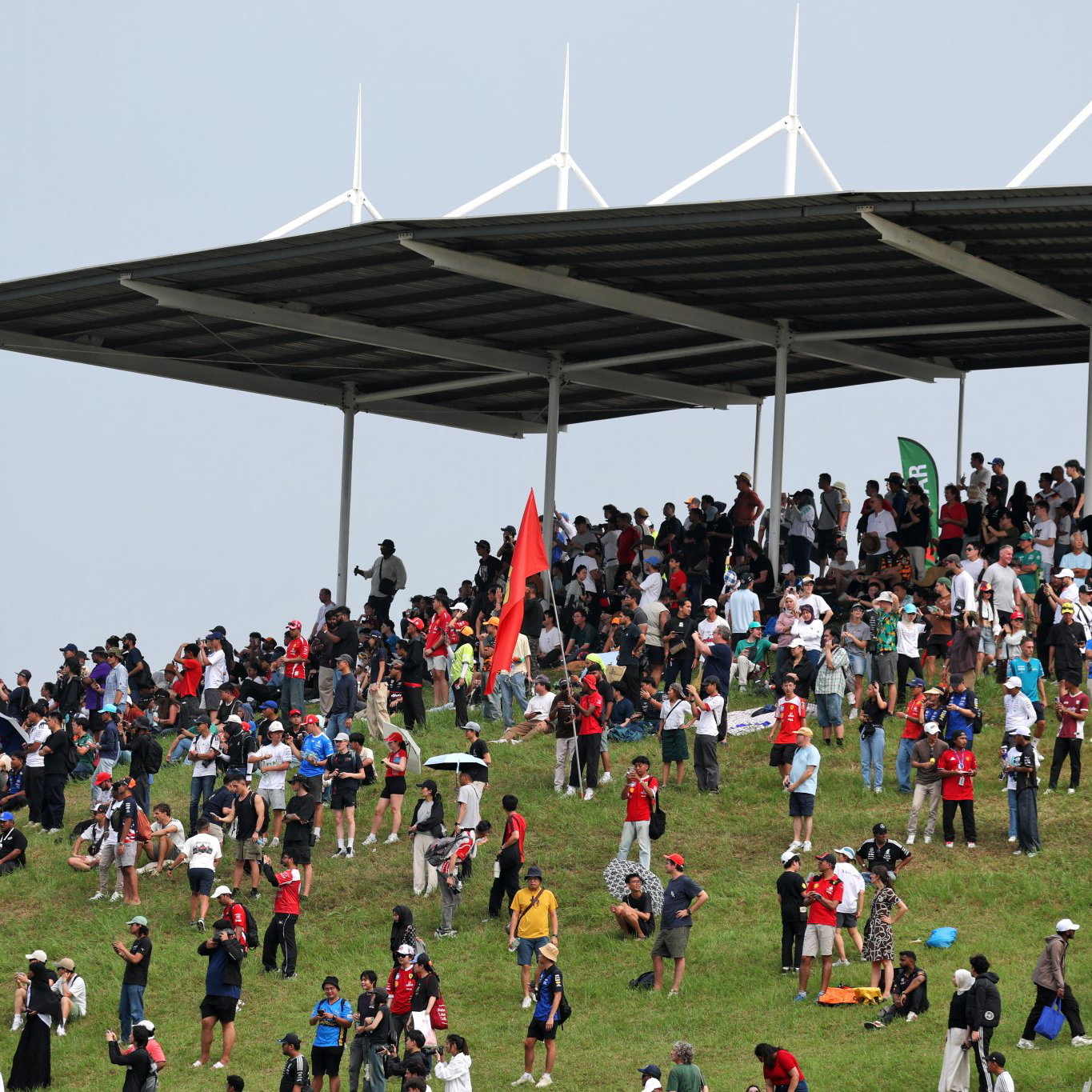 Swathes of F1 fans experienced a logistical nightmare after Friday practice