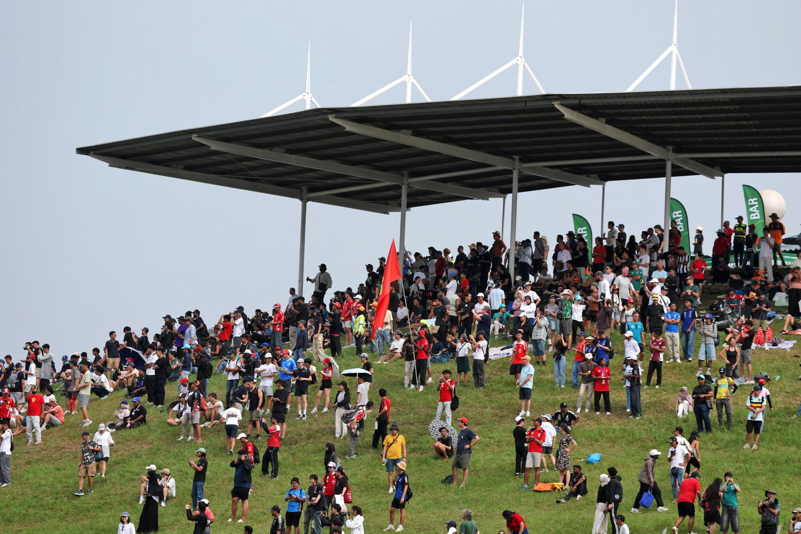 Swathes of F1 fans experienced a logistical nightmare after Friday practice